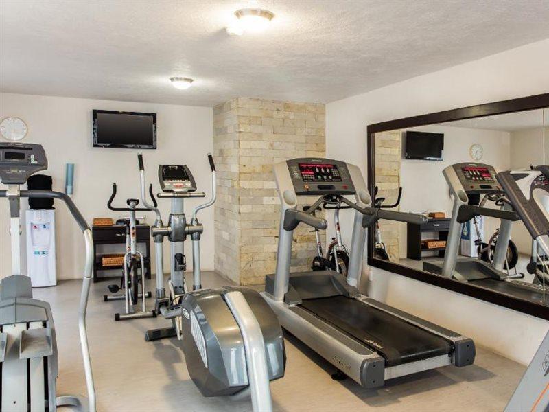Gamma Leon Hotel Bagian luar foto