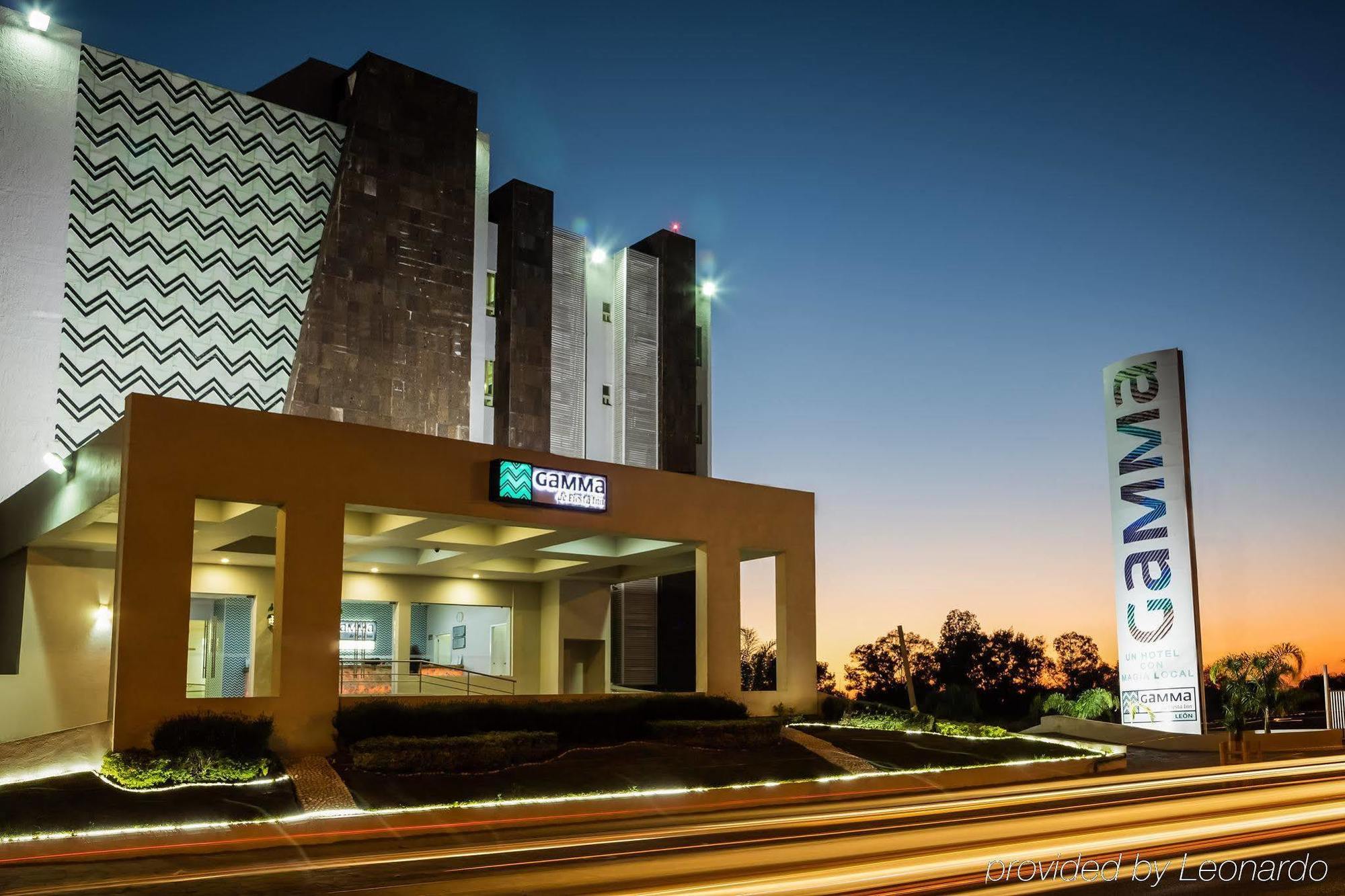 Gamma Leon Hotel Bagian luar foto