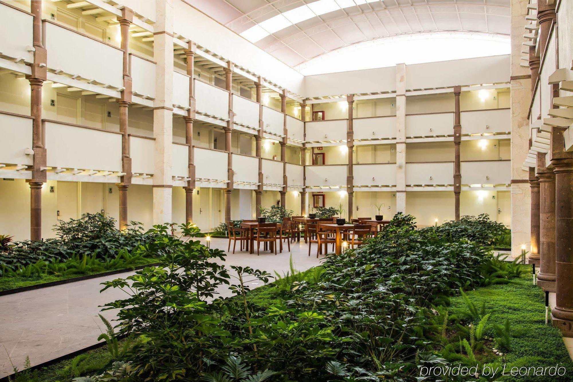 Gamma Leon Hotel Bagian luar foto