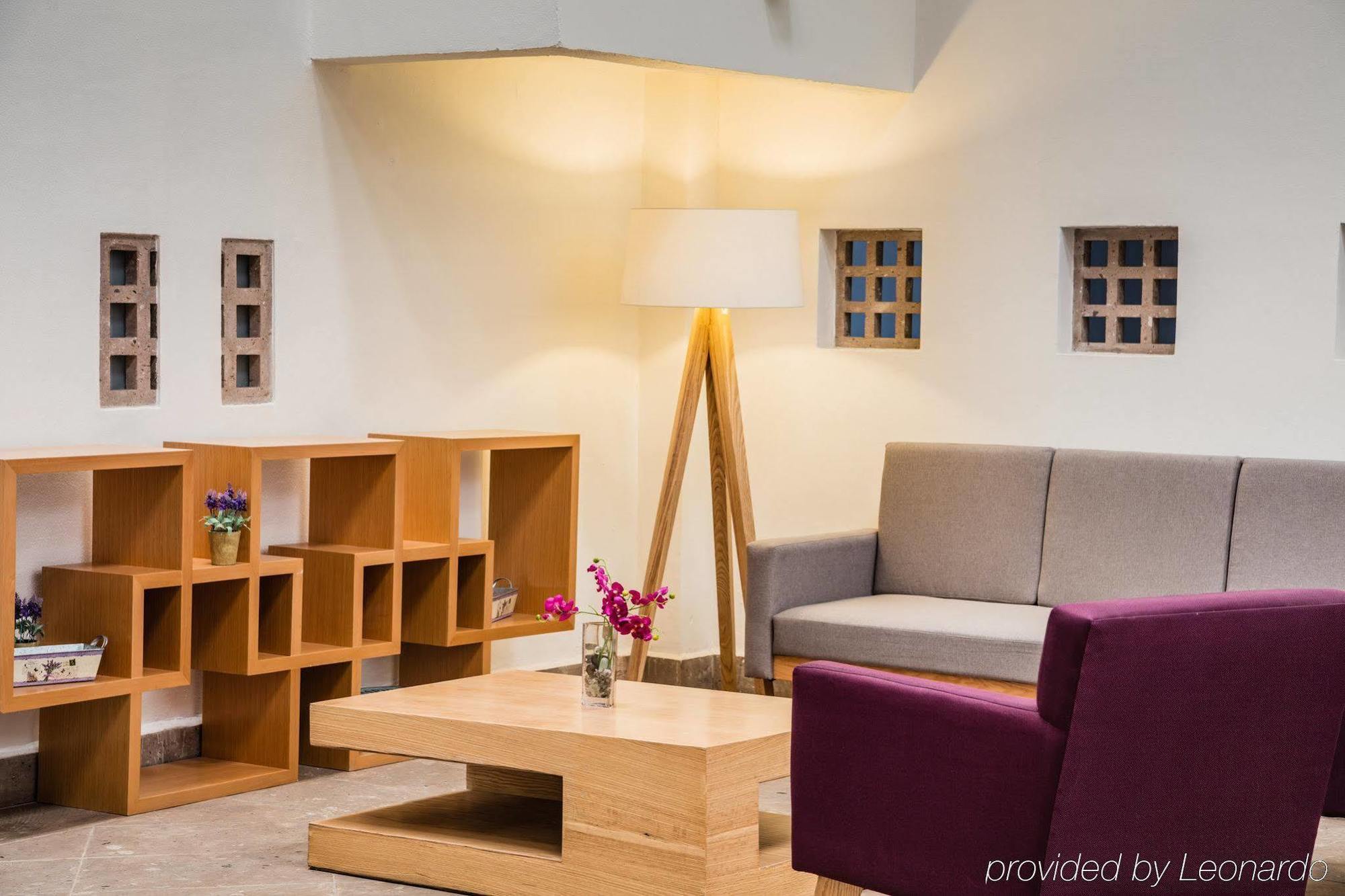 Gamma Leon Hotel Bagian luar foto