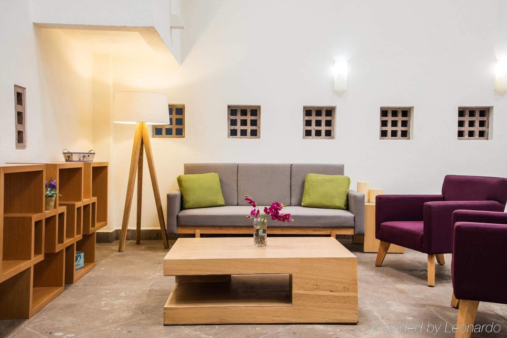 Gamma Leon Hotel Bagian luar foto