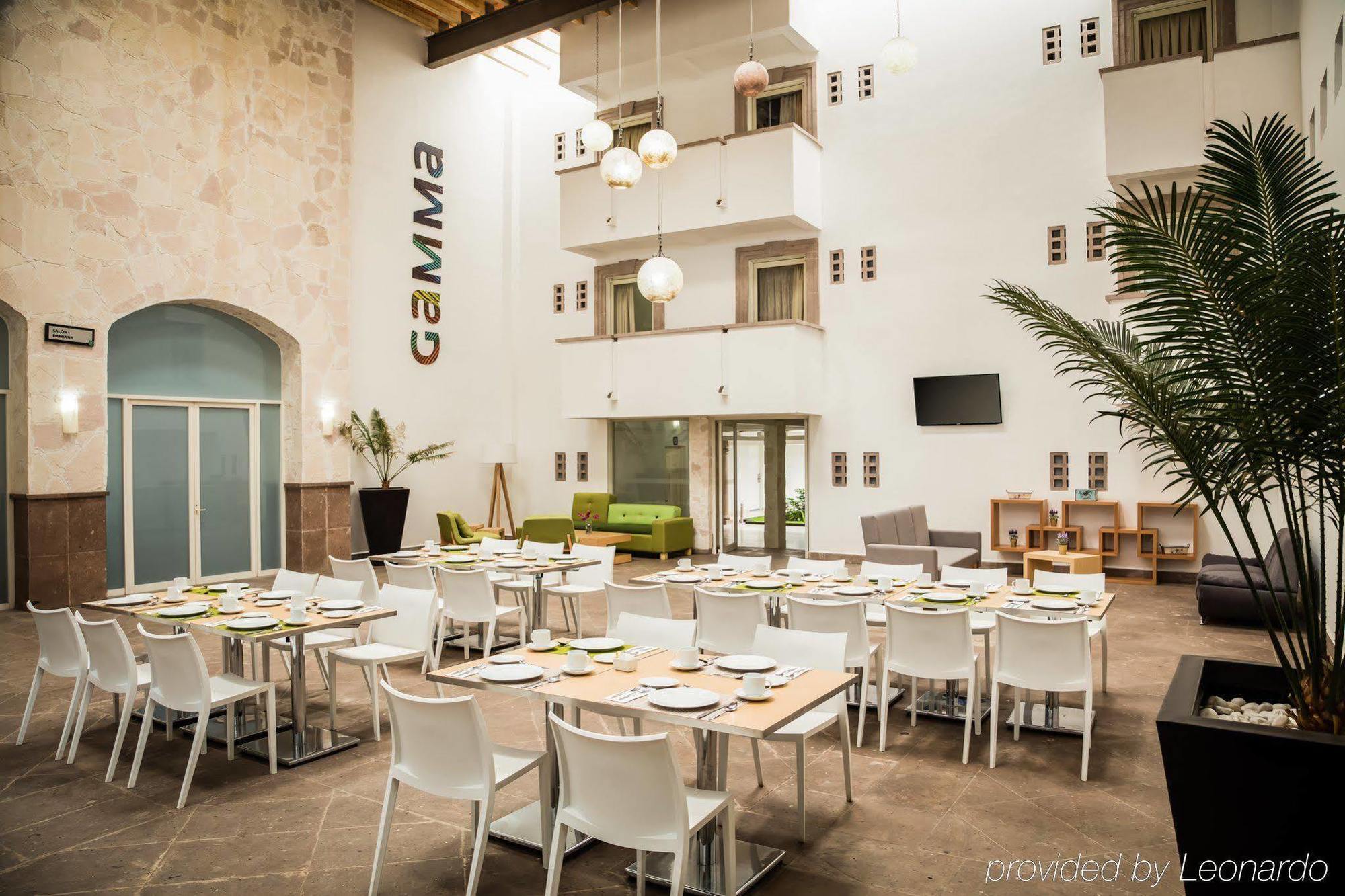 Gamma Leon Hotel Bagian luar foto