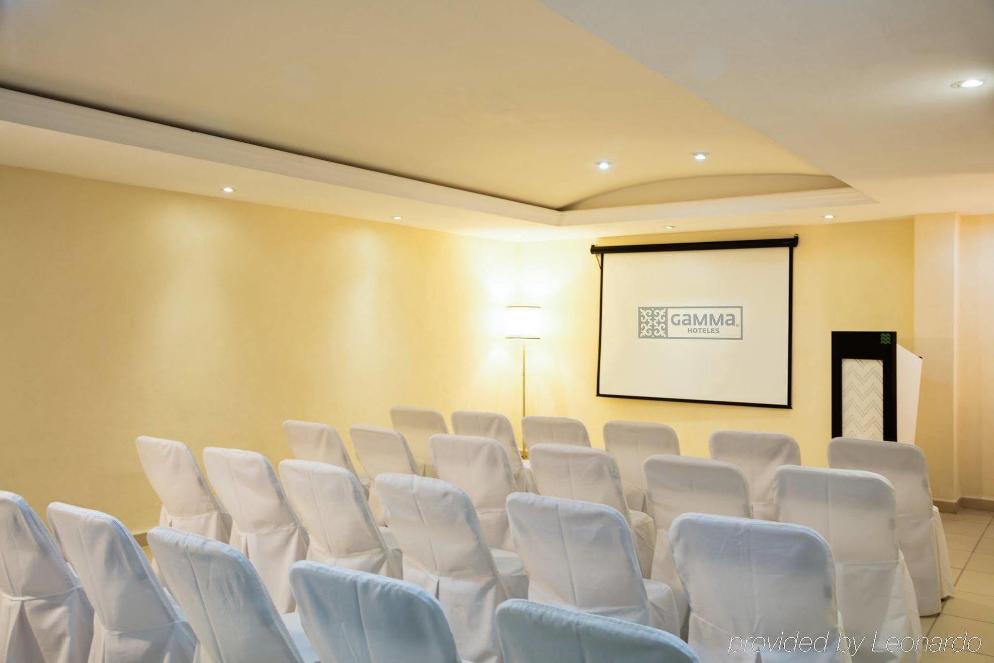 Gamma Leon Hotel Bagian luar foto