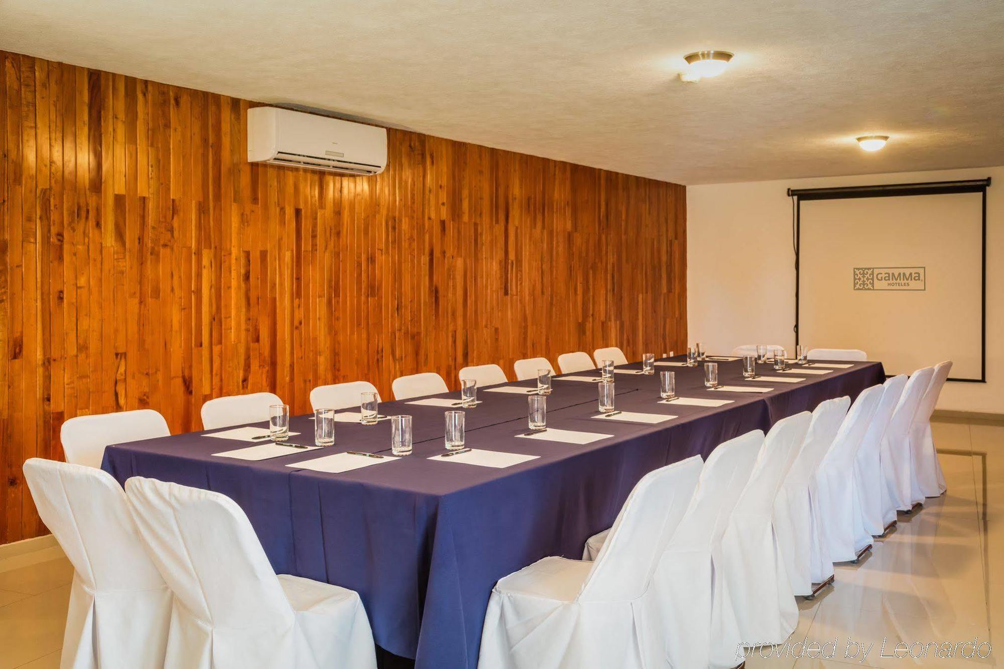 Gamma Leon Hotel Bagian luar foto