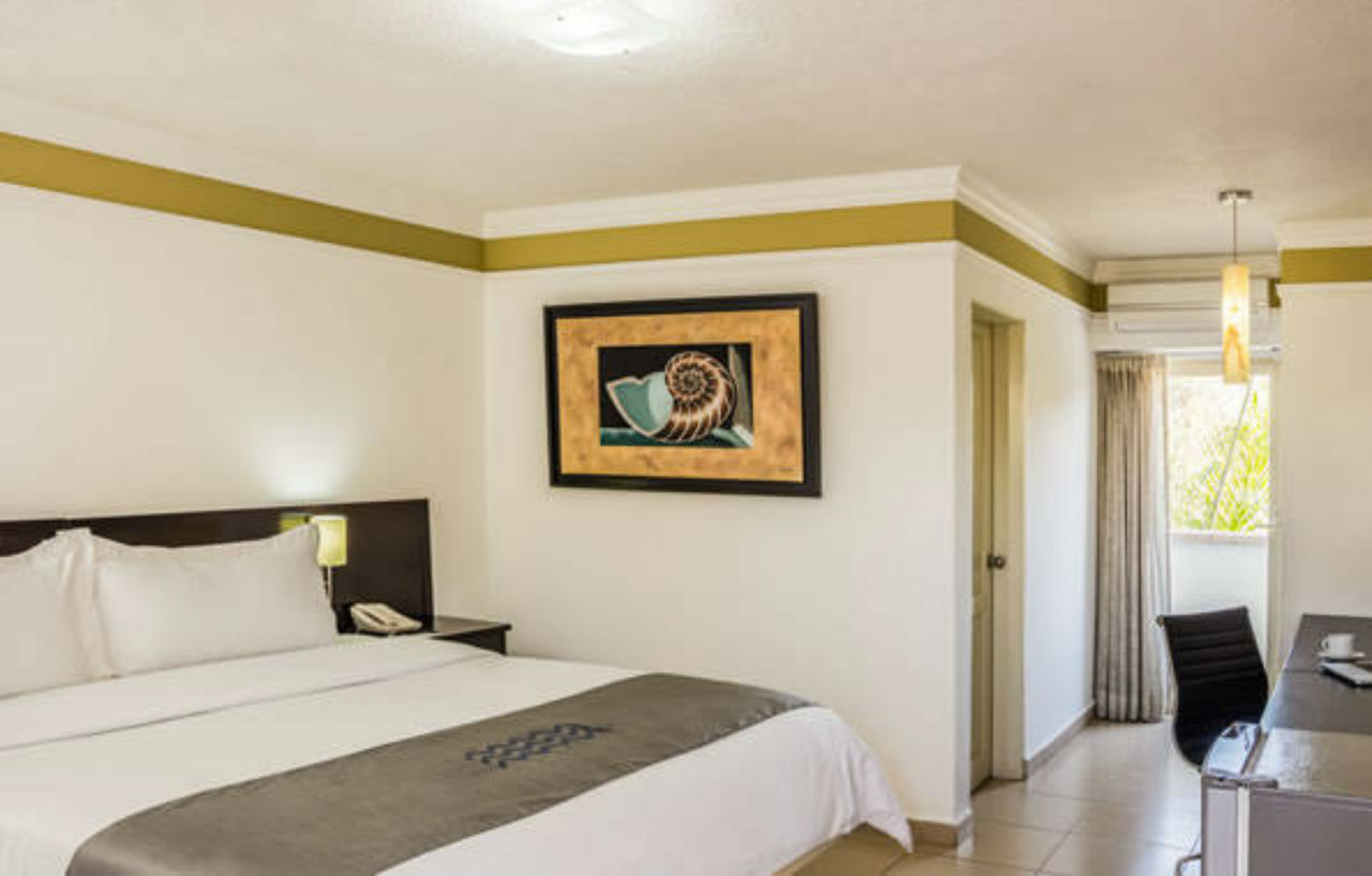 Gamma Leon Hotel Bagian luar foto