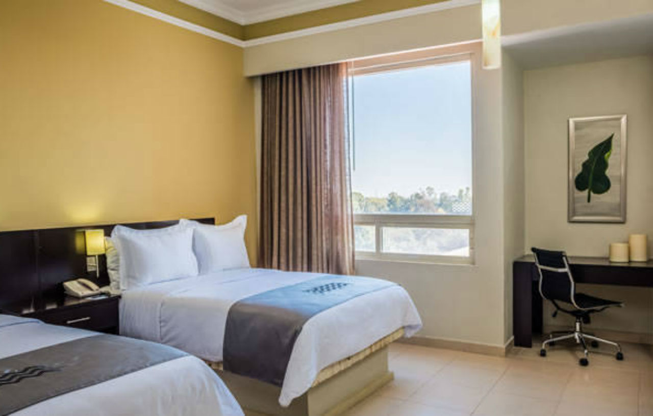 Gamma Leon Hotel Bagian luar foto